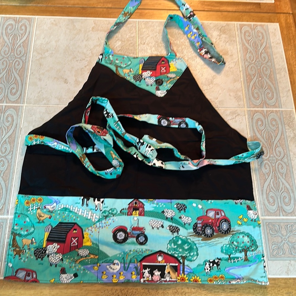 Handmade farm scene apron never used